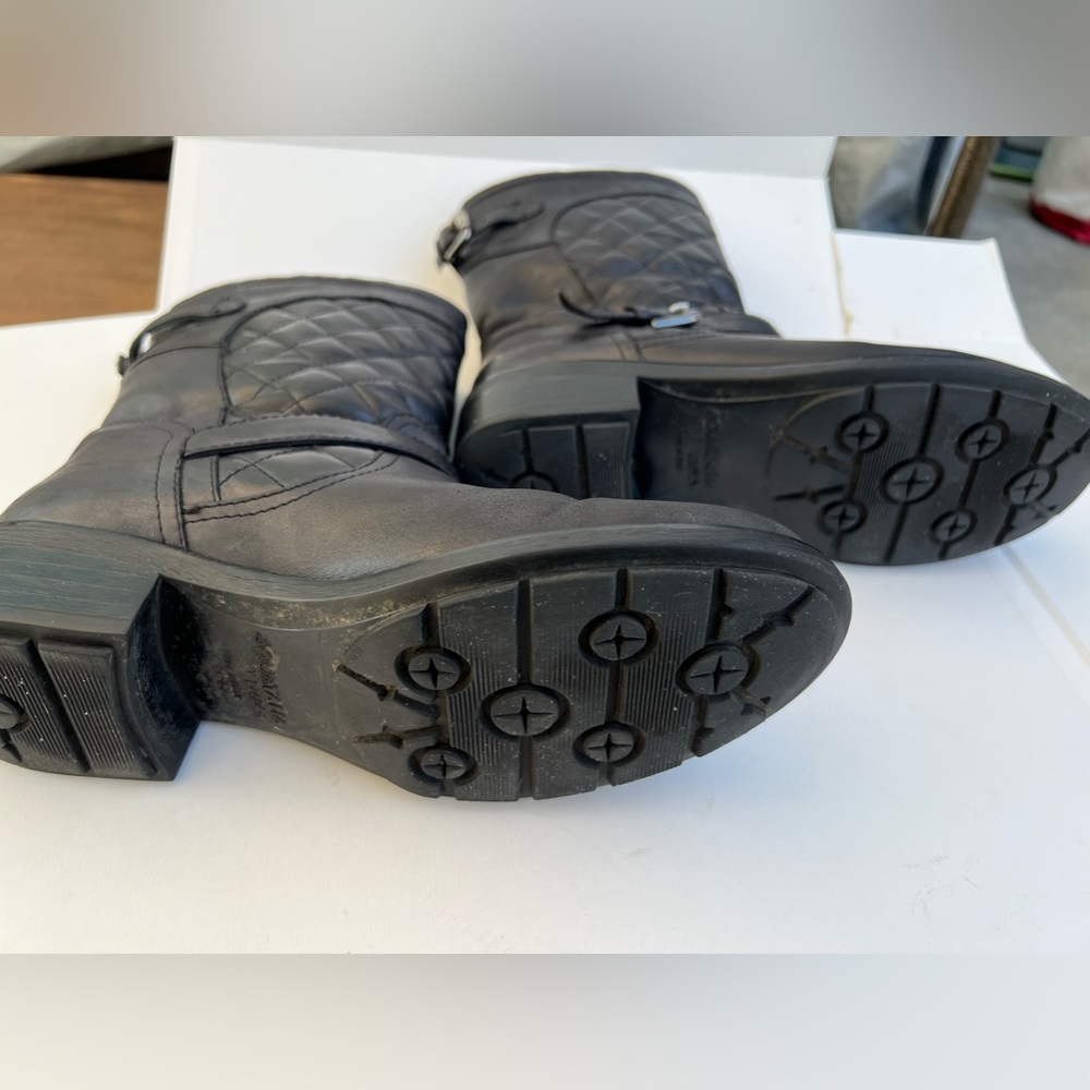 Aquatalia boots black been use but still a lot of life. - Picture 3 of 6